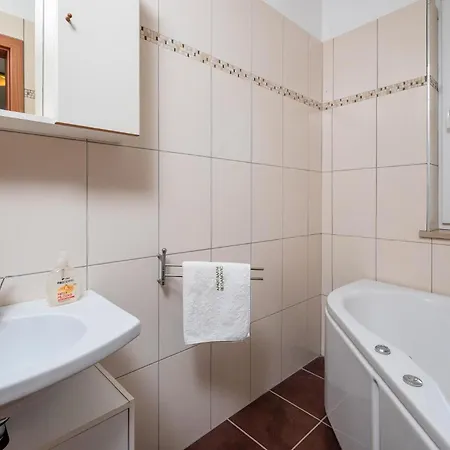 Apartment 2 Bedroom Gorgeous In