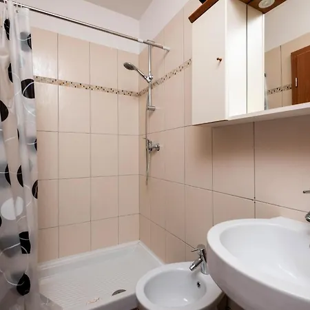 2 Bedroom Gorgeous In *