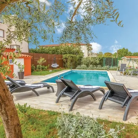 2 Bedroom Gorgeous In Apartamento Ližnjan