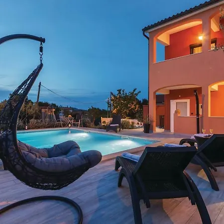 2 Bedroom Gorgeous In