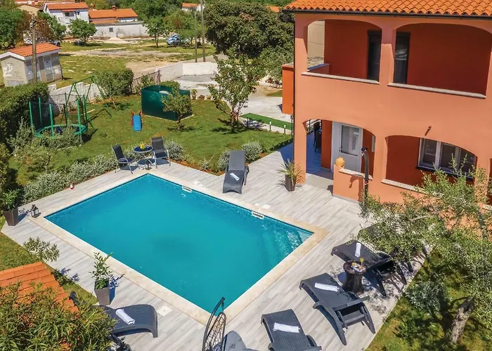 2 Bedroom Gorgeous In *