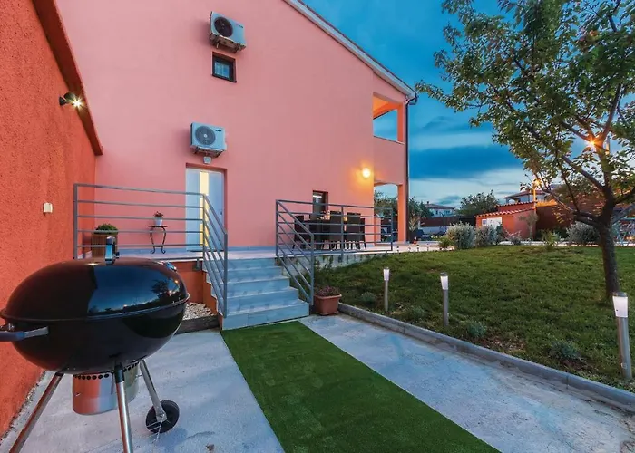 2 Bedroom Gorgeous In Apartamento *