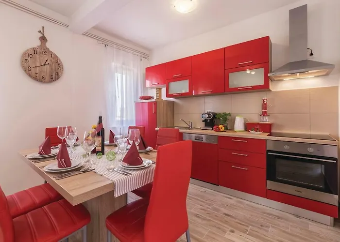 2 Bedroom Gorgeous In Apartamento Ližnjan