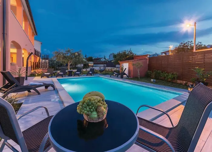 2 Bedroom Gorgeous In *