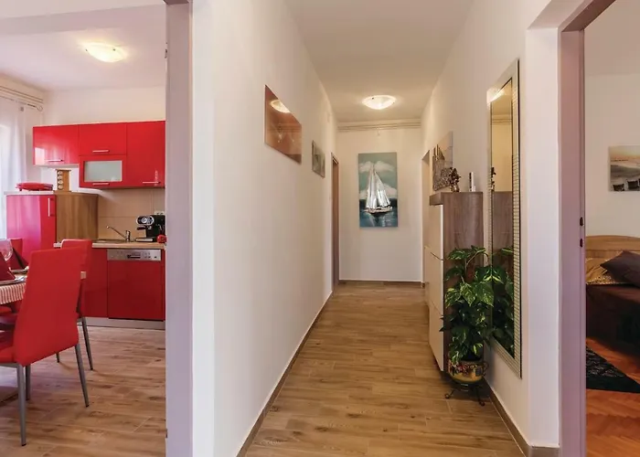 2 Bedroom Gorgeous In Apartamento *